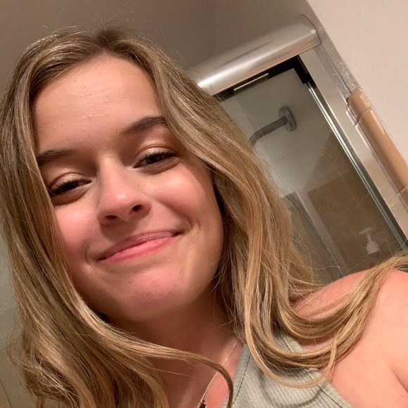 Meet your Posher - Picture 1 of 2